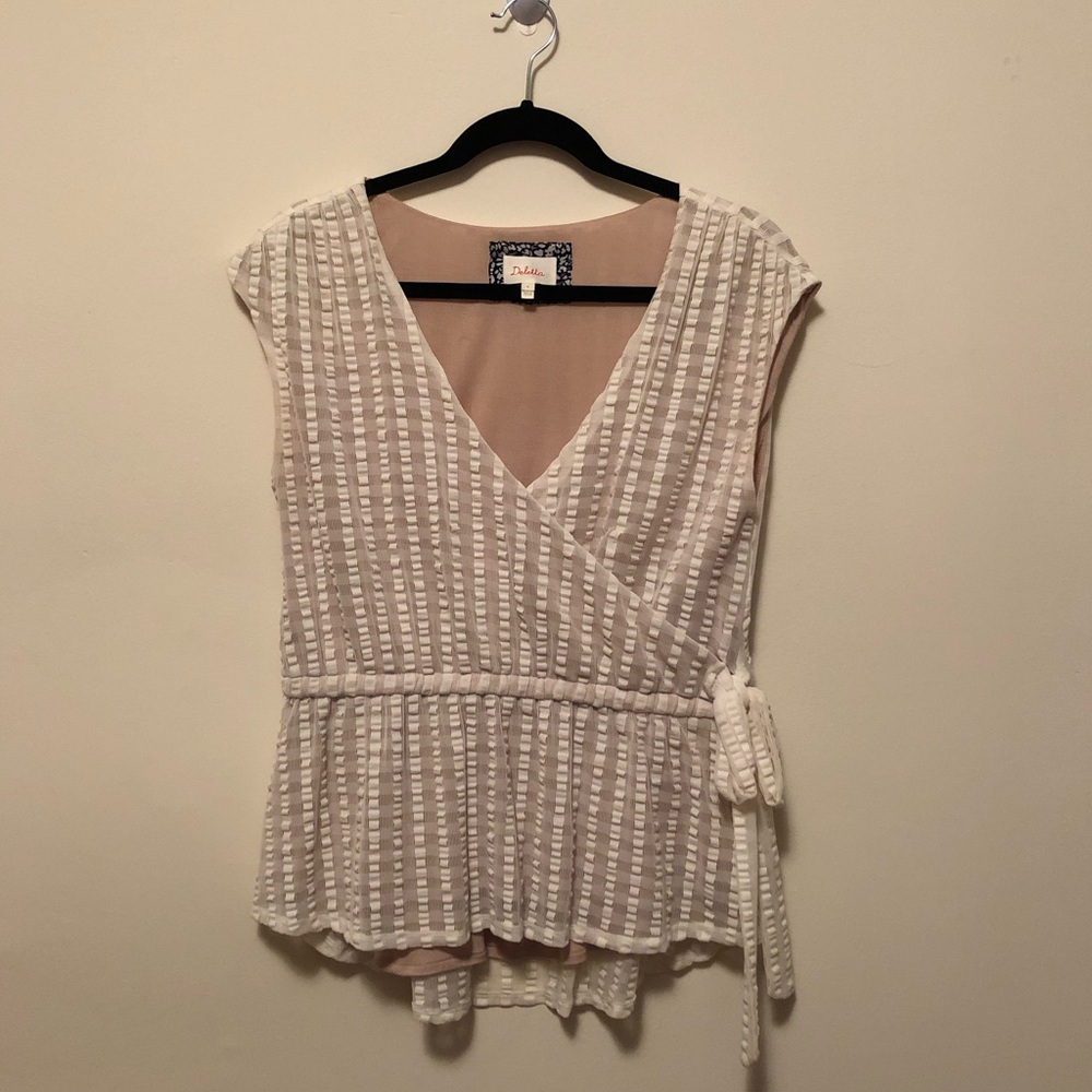 Anthropologie faux wrap white short sleeve sz M